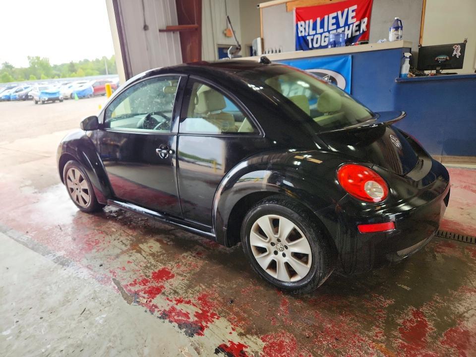 2008 VOLKSWAGEN NEW BEETLE S — Фото 2 из 12