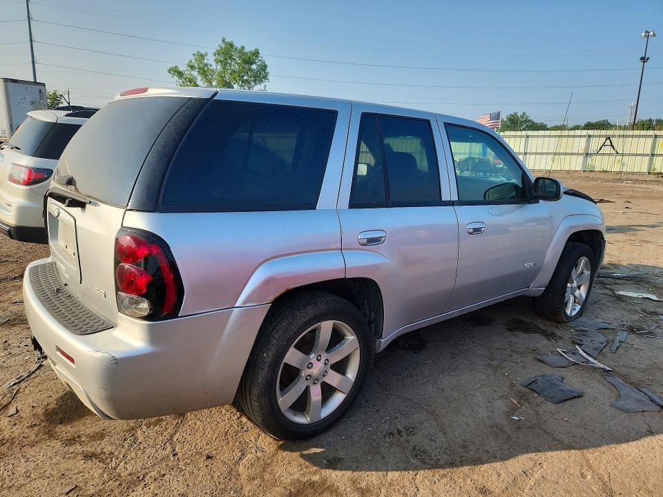 2009 CHEVROLET TRAILBLAZER SS — Фото 3 из 13