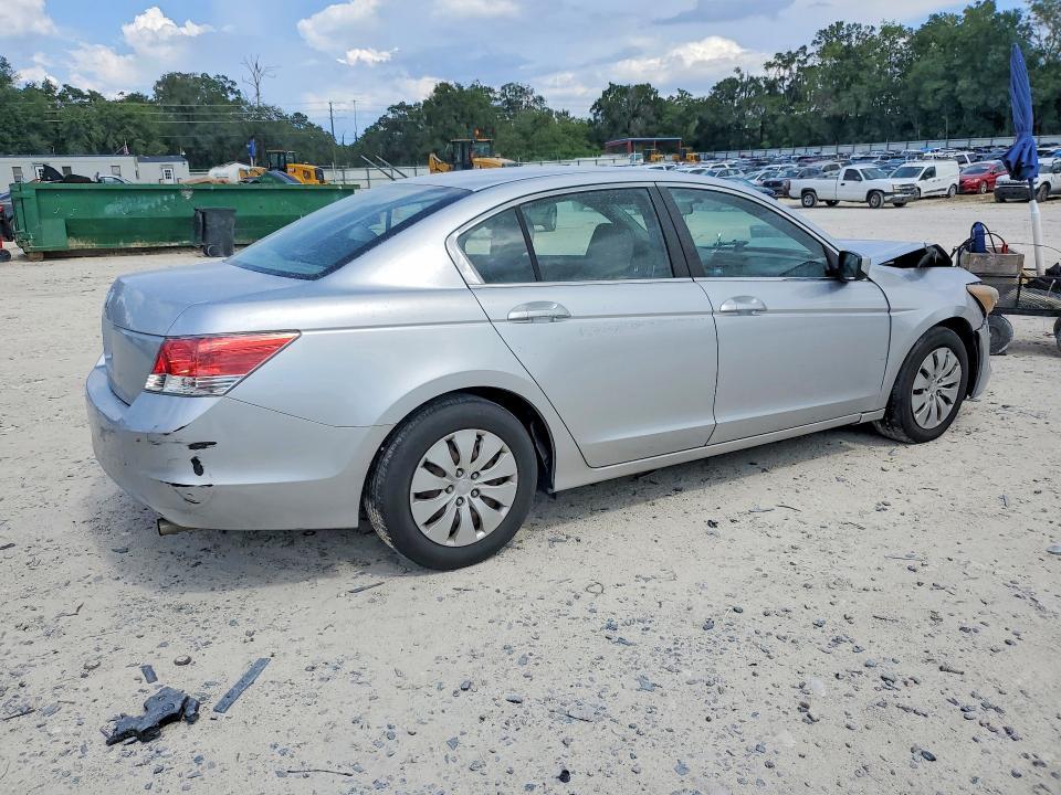1HGCP26399A018172 2009 HONDA ACCORD photo no. 3