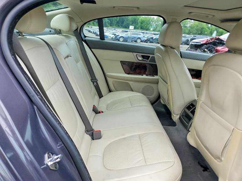 2009 JAGUAR XF PREMIUM LUXURY — Фото 10 из 12