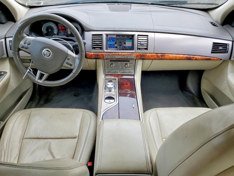 2009 JAGUAR XF PREMIUM LUXURY — Фото 8 из 12