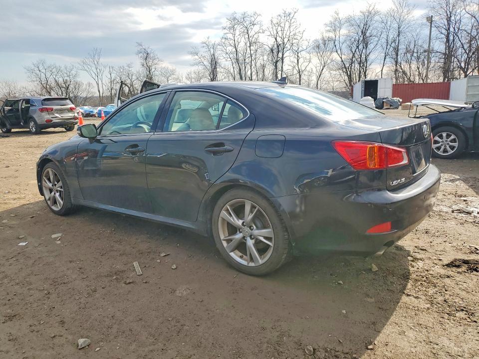 2009 LEXUS IS 350 — Фото 2 из 12