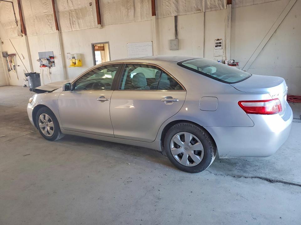 2009 TOYOTA CAMRY LE — Фото 2 из 12
