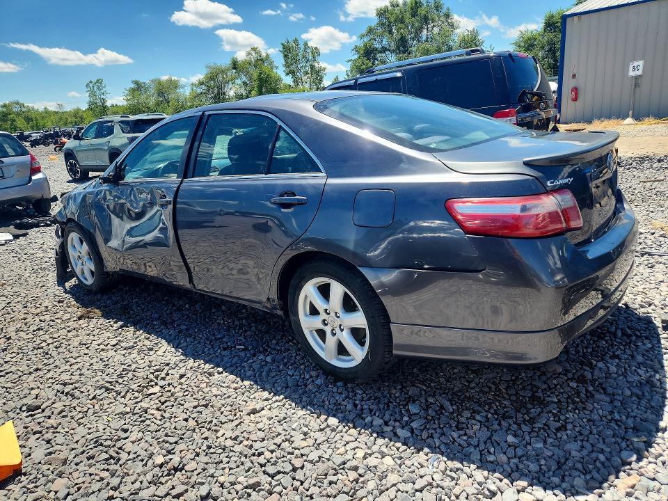 2009 TOYOTA CAMRY SE — Фото 2 из 12