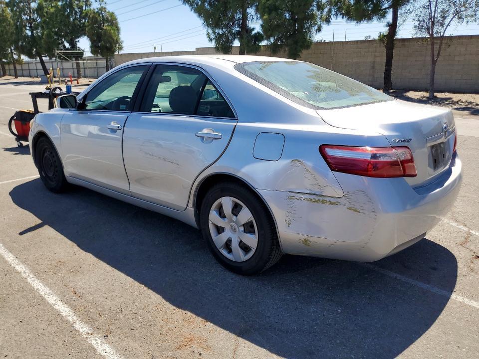 2009 TOYOTA CAMRY LE — Фото 2 из 12