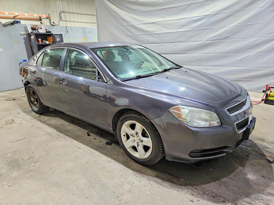1G1ZB5EB8AF267032 2010 CHEVROLET MALIBU photo no. 4