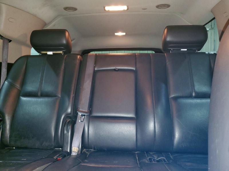 2010 CHEVROLET SUBURBAN K1500 LT — Фото 10 из 13