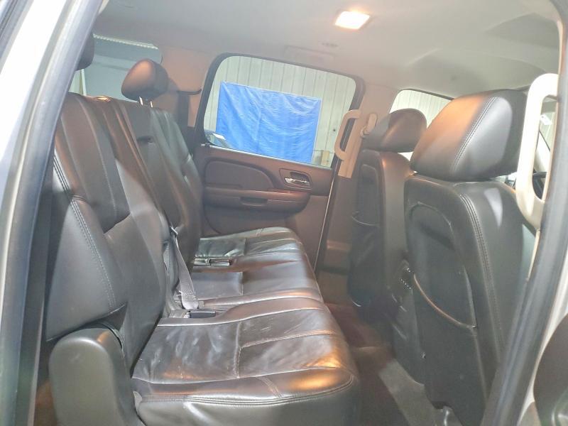 2010 CHEVROLET SUBURBAN K1500 LT — Фото 11 из 13