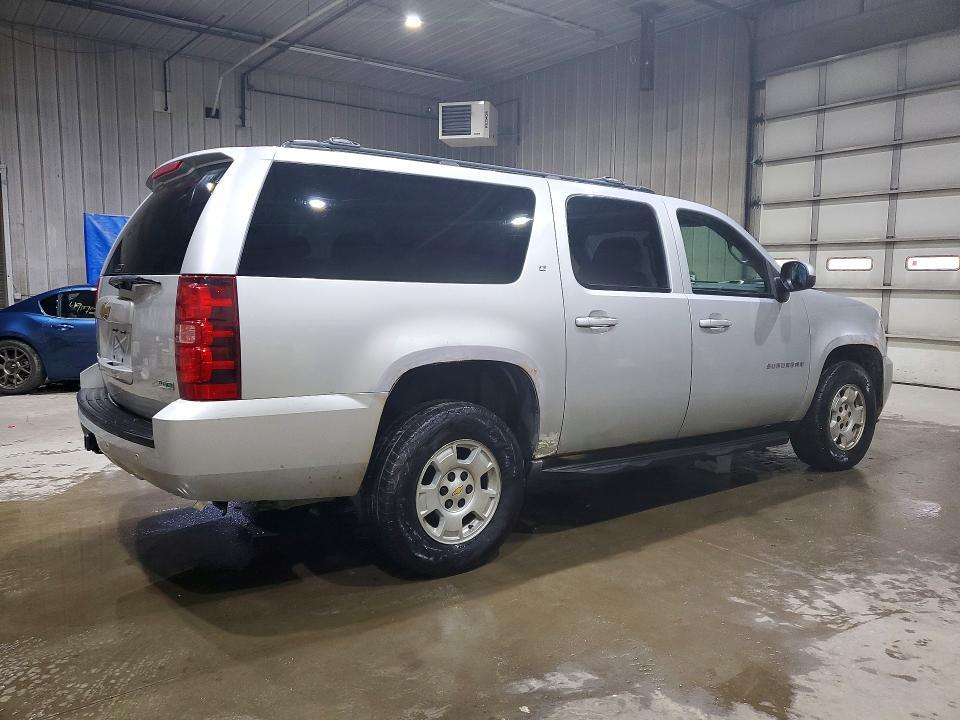 2010 CHEVROLET SUBURBAN K1500 LT — Фото 3 из 13