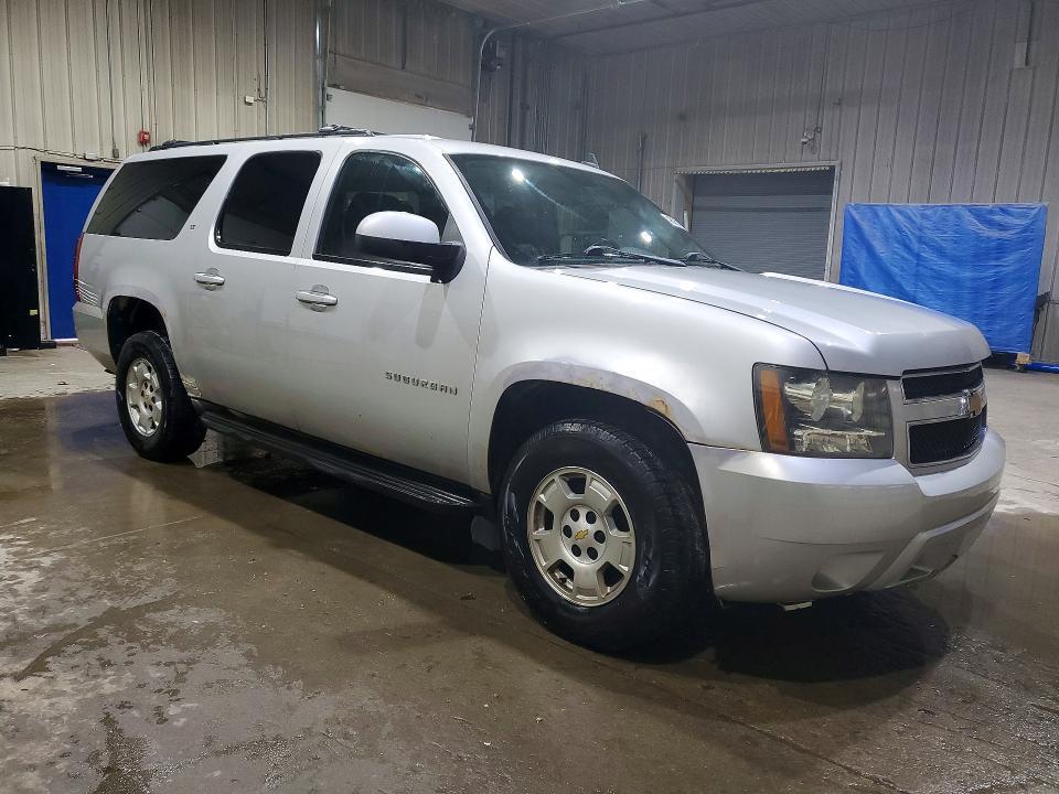 2010 CHEVROLET SUBURBAN K1500 LT — Фото 4 из 13