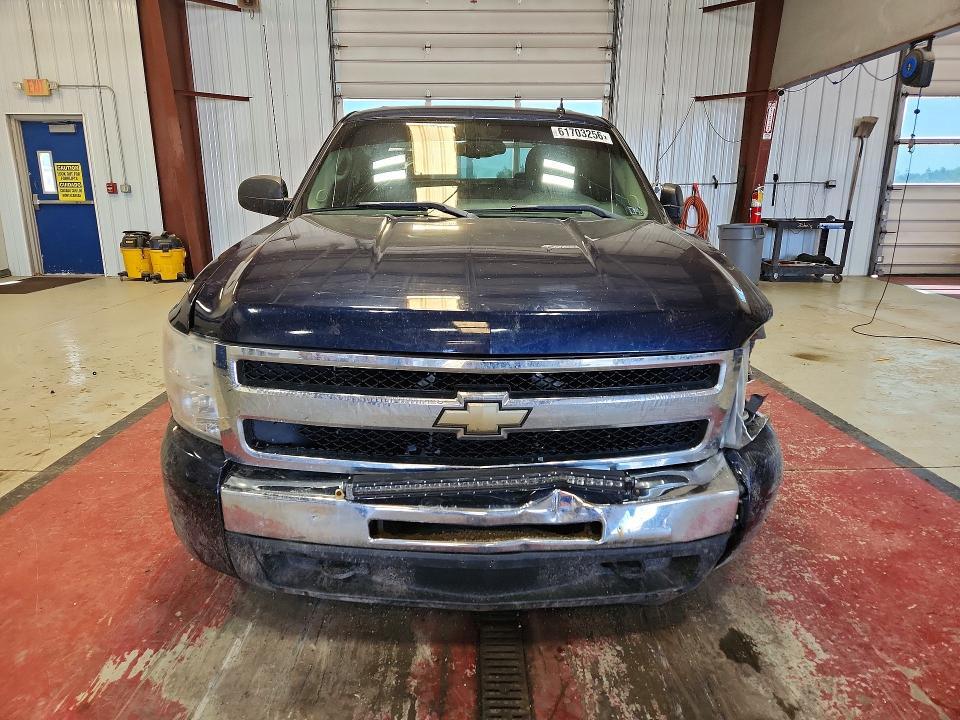 2010 CHEVROLET SILVERADO K1500 LS — Фото 5 из 12
