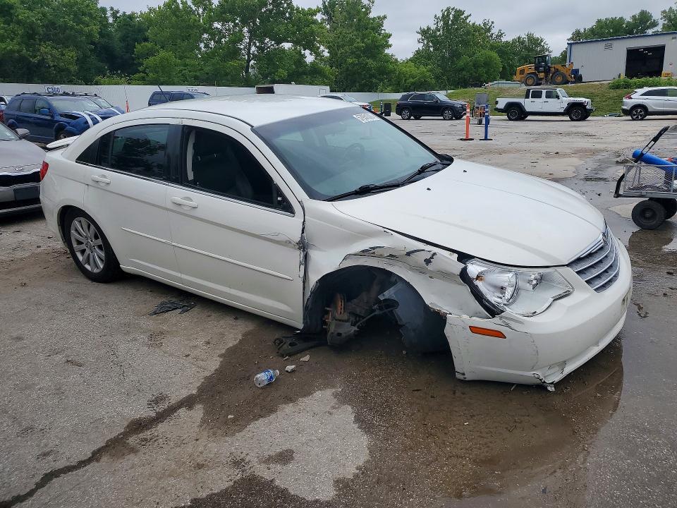 1C3CC5FB3AN147884 2010 CHRYSLER SEBRING photo no. 4