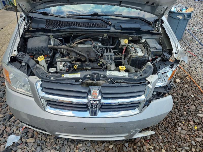2010 DODGE GRAND CARAVAN SXT — Фото 12 из 14