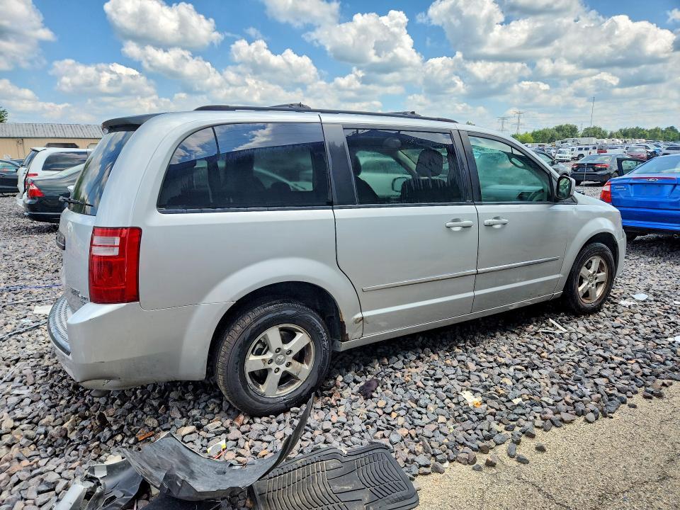 2010 DODGE GRAND CARAVAN SXT — Фото 3 из 14