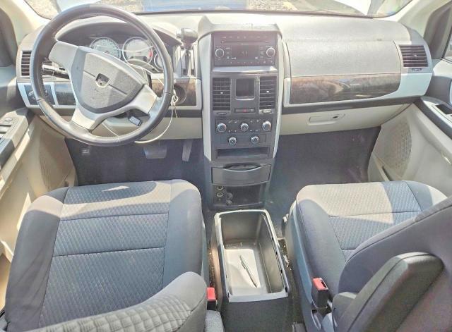 2010 DODGE GRAND CARAVAN SXT — Фото 8 из 14