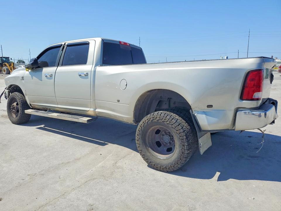 2010 DODGE RAM 3500 — Фото 2 из 12