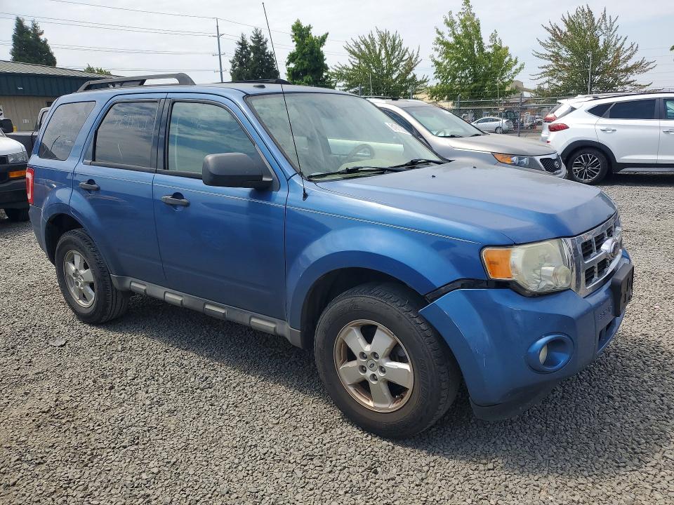 2010 FORD ESCAPE XLT — Фото 4 из 13