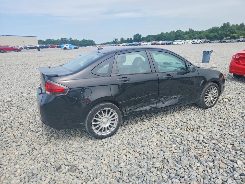 1FAHP3GN8AW287061 2010 FORD FOCUS photo no. 3