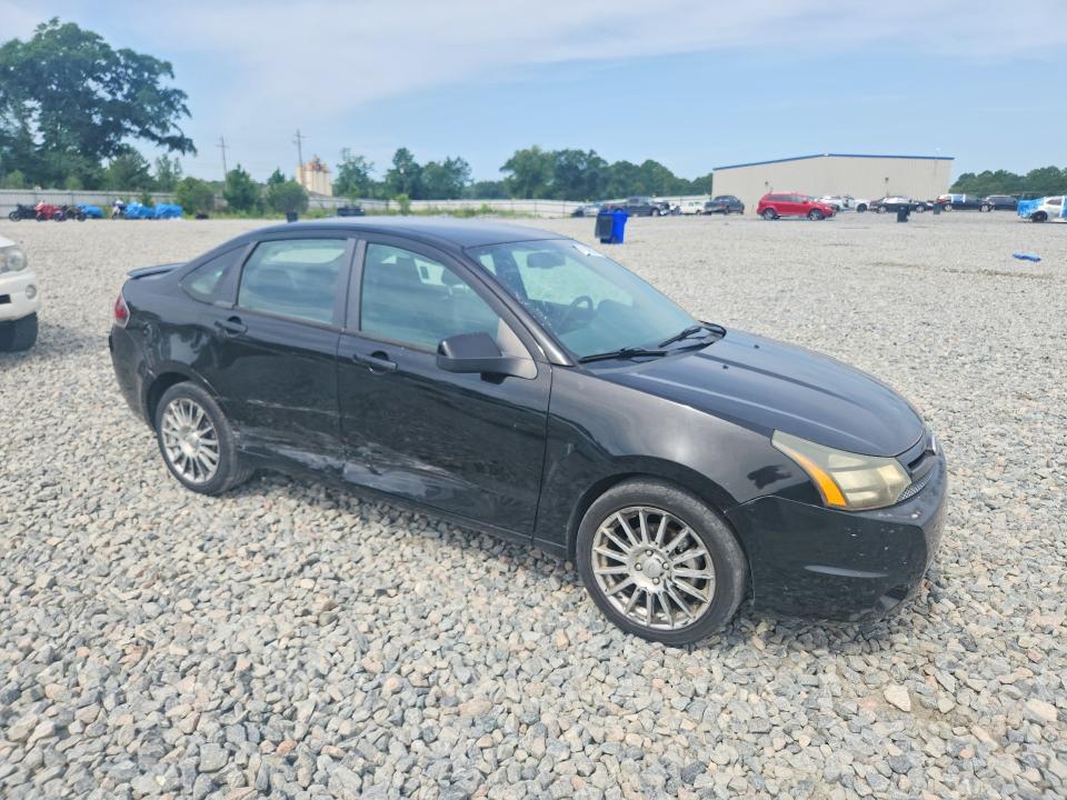 1FAHP3GN8AW287061 2010 FORD FOCUS photo no. 4