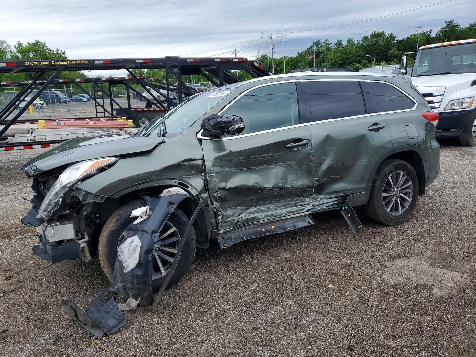 2018 TOYOTA HIGHLANDER XLE