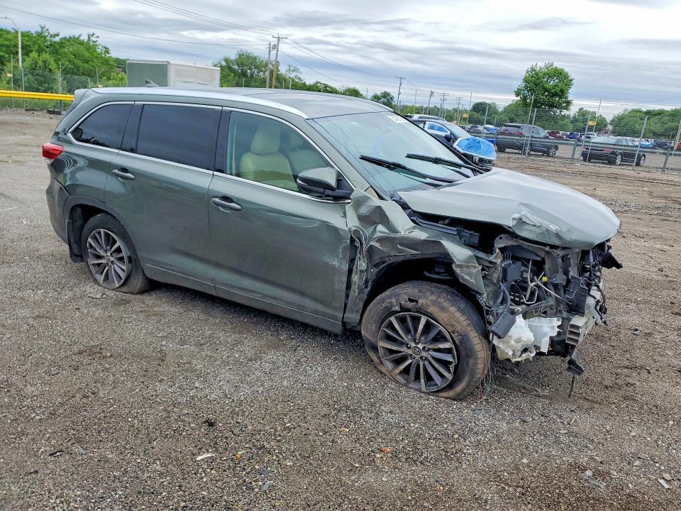 2018 TOYOTA HIGHLANDER XLE — Фото 4 из 13