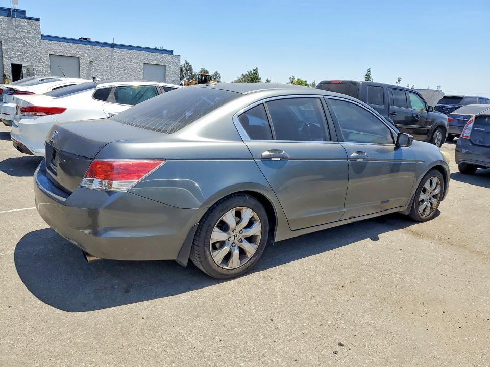 1HGCP2F84AA048017 2010 HONDA ACCORD photo no. 3