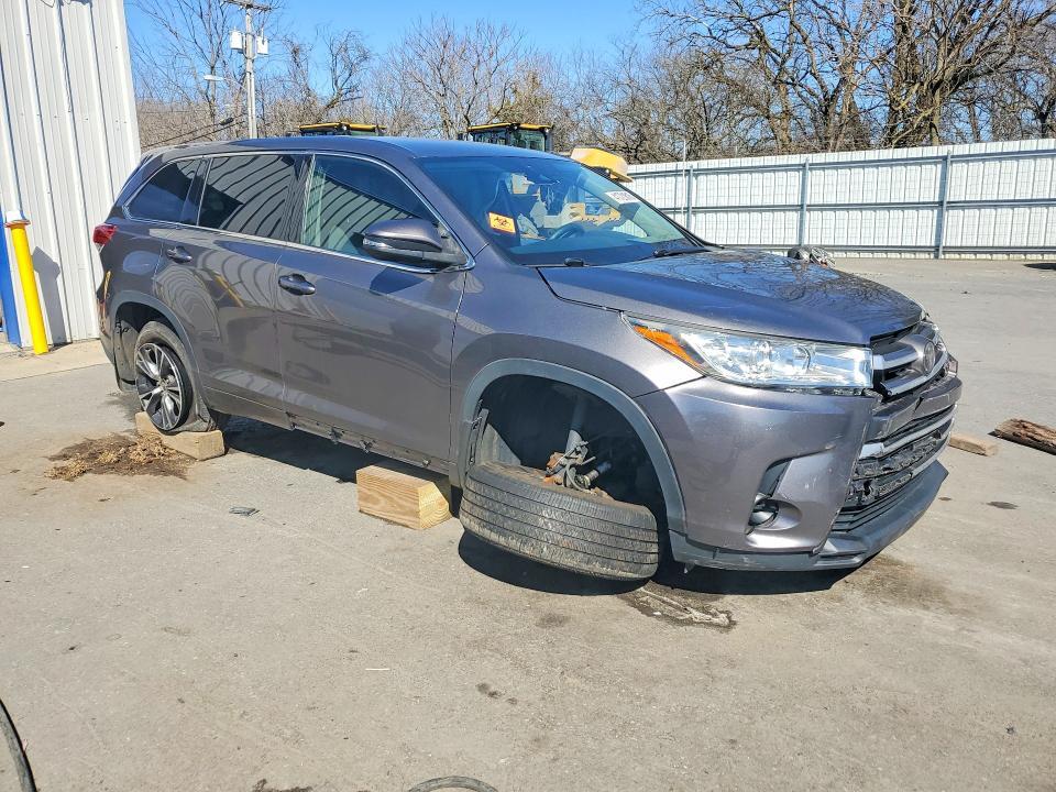 2018 TOYOTA HIGHLANDER LE — Фото 4 из 14