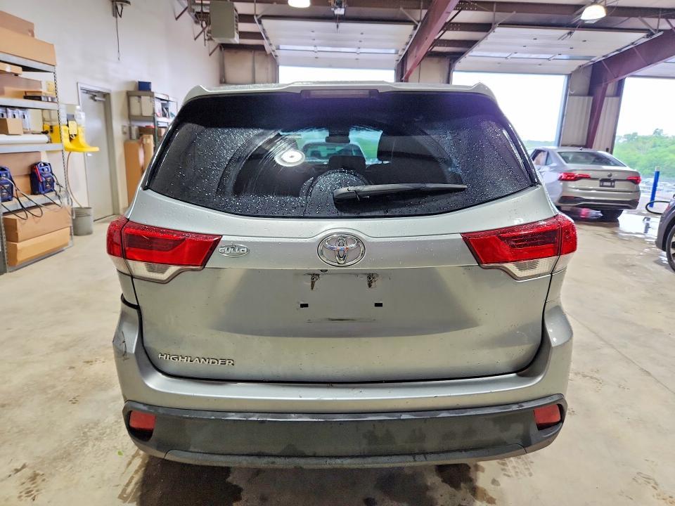 2018 TOYOTA HIGHLANDER LE — Фото 6 из 13