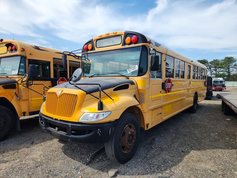 2010 IC CORPORATION CE SERIES SCHOOL - SCHOOL BUS — Фото 2 из 10