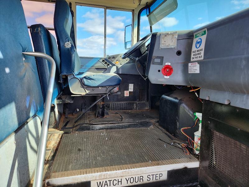 2010 IC CORPORATION CE SERIES SCHOOL - SCHOOL BUS — Фото 5 из 10
