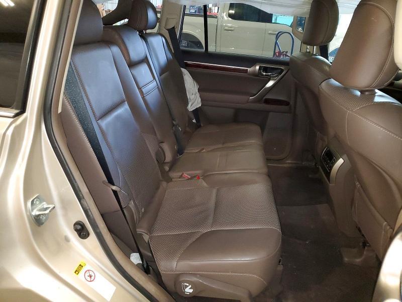 2010 LEXUS GX 460 — Фото 11 из 13