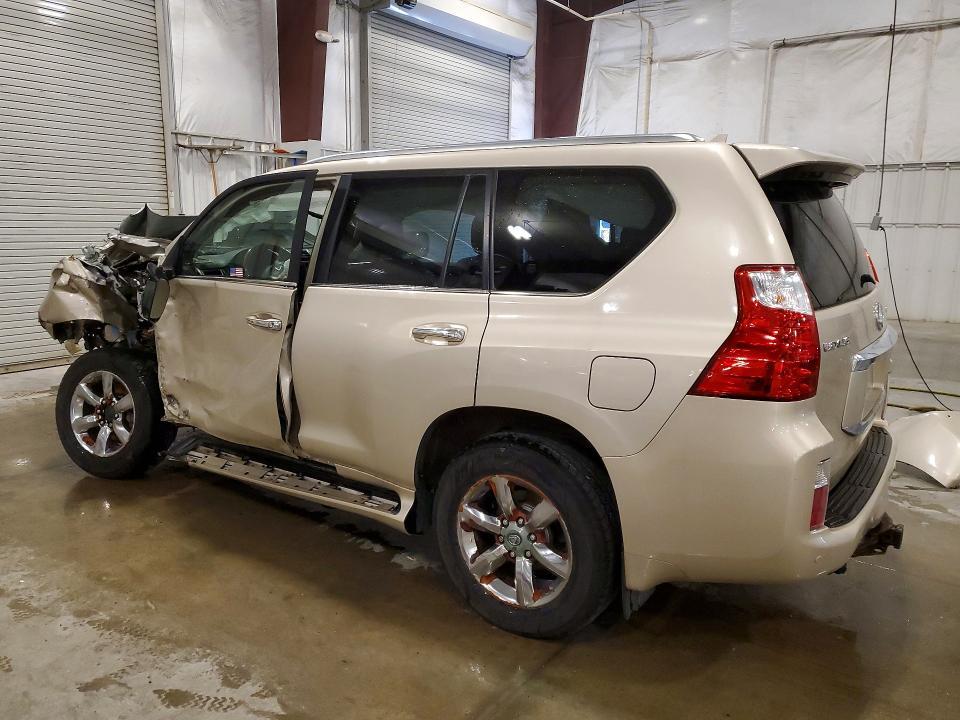 2010 LEXUS GX 460 — Фото 2 из 13
