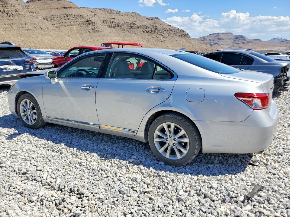 2010 LEXUS ES 350 — Фото 2 из 12