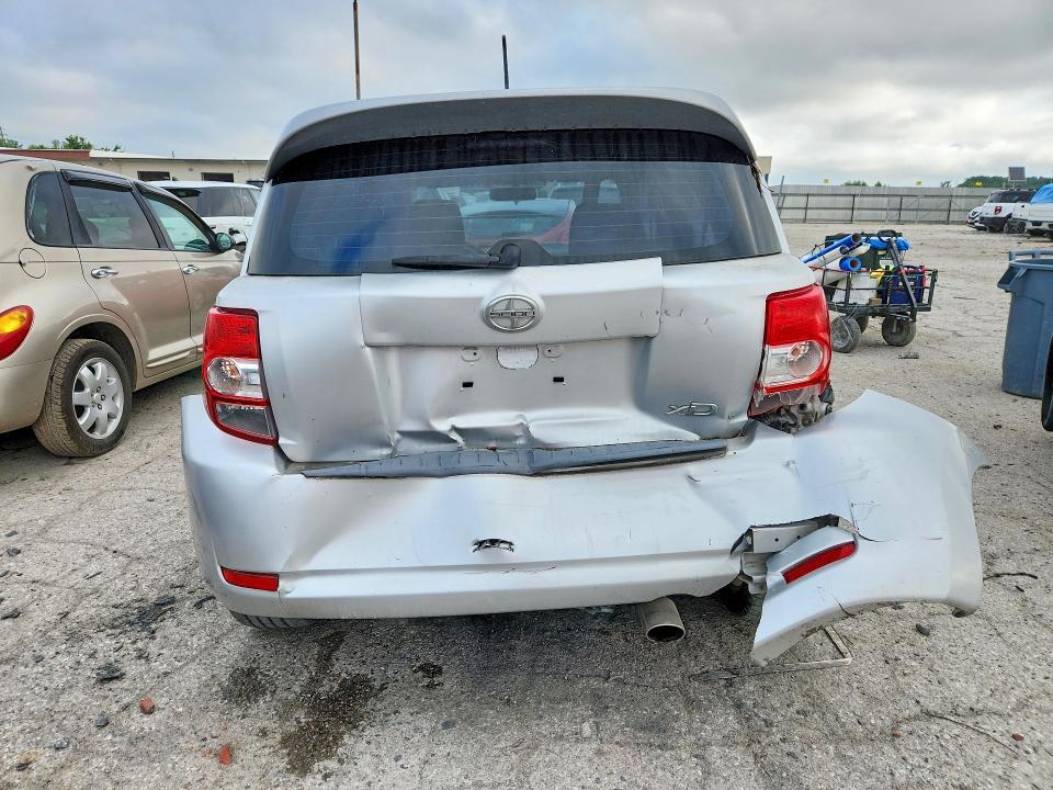 2010 SCION XD BASE — Фото 6 из 13