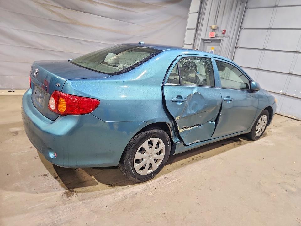 2010 TOYOTA COROLLA LE — Фото 3 из 12