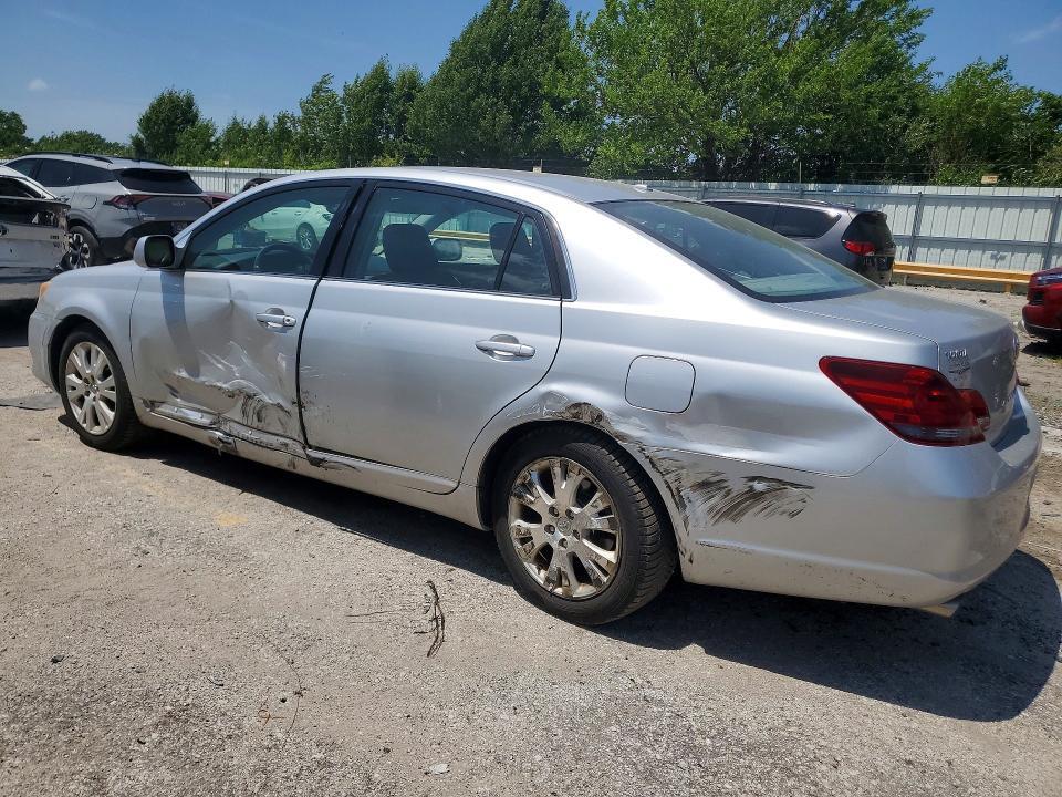 2010 TOYOTA AVALON XLS — Фото 2 из 12