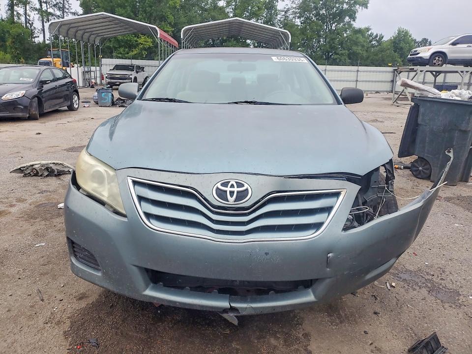 2010 TOYOTA CAMRY LE — Фото 5 из 13
