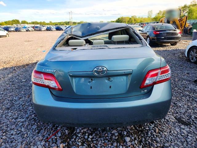 2010 TOYOTA CAMRY LE — Фото 6 из 12