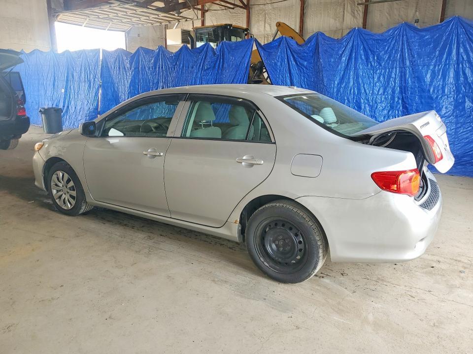 2010 TOYOTA COROLLA LE — Фото 2 из 12