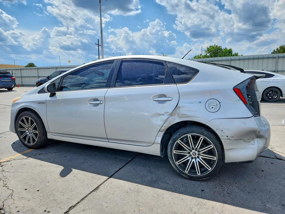 2010 TOYOTA PRIUS II — Фото 2 из 12