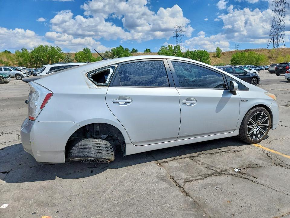 2010 TOYOTA PRIUS II — Фото 3 из 12