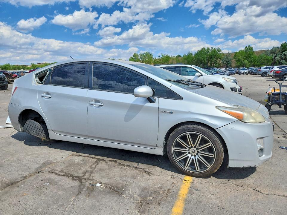 2010 TOYOTA PRIUS II — Фото 4 из 12
