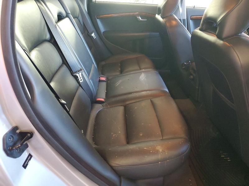 2010 VOLVO V70 3.2 — Фото 10 из 12