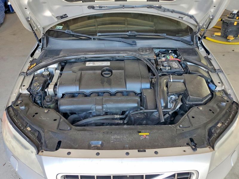 2010 VOLVO V70 3.2 — Фото 11 из 12