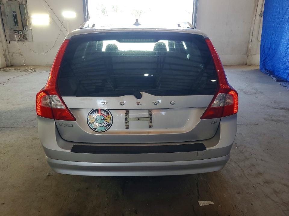2010 VOLVO V70 3.2 — Фото 6 из 12
