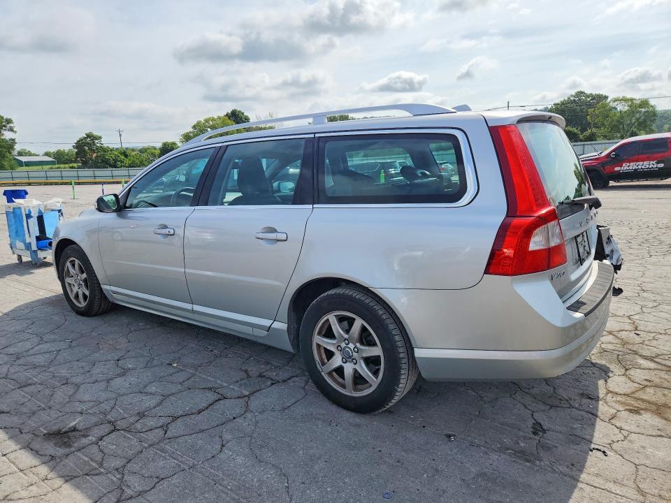YV1982BW7A1124107 2010 VOLVO V70 photo no. 2