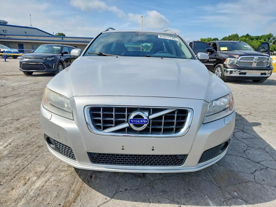 YV1982BW7A1124107 2010 VOLVO V70 photo no. 5
