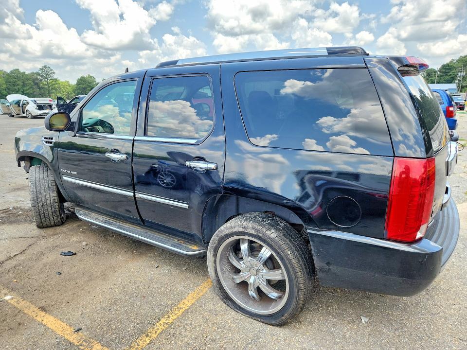 1GYS4BEF5BR130046 2011 CADILLAC ESCALADE photo no. 2