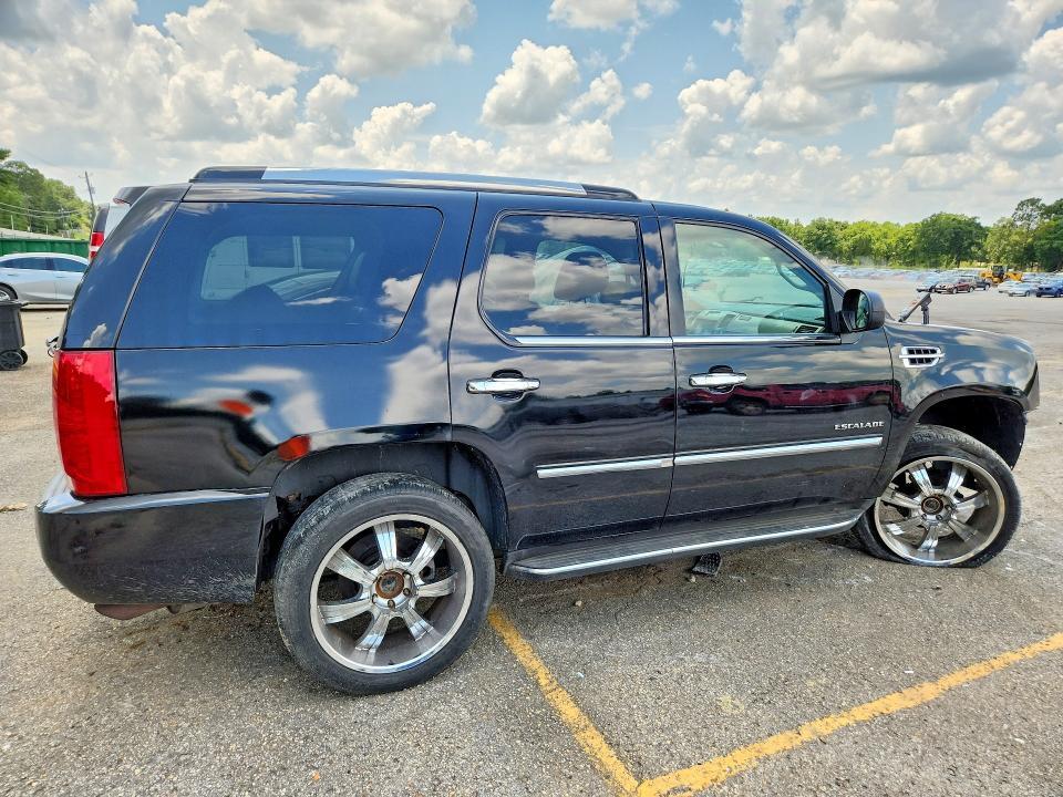 1GYS4BEF5BR130046 2011 CADILLAC ESCALADE photo no. 3
