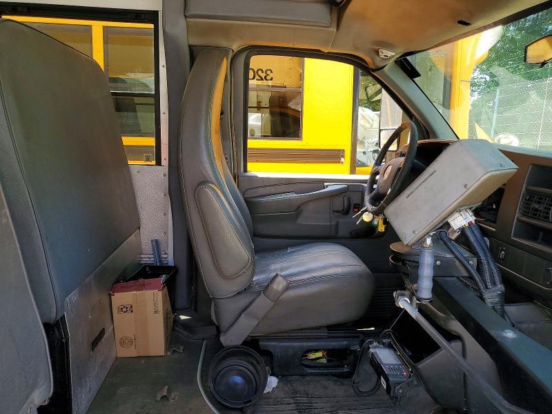 2011 CHEVROLET EXPRESS G3500 — Фото 5 из 10